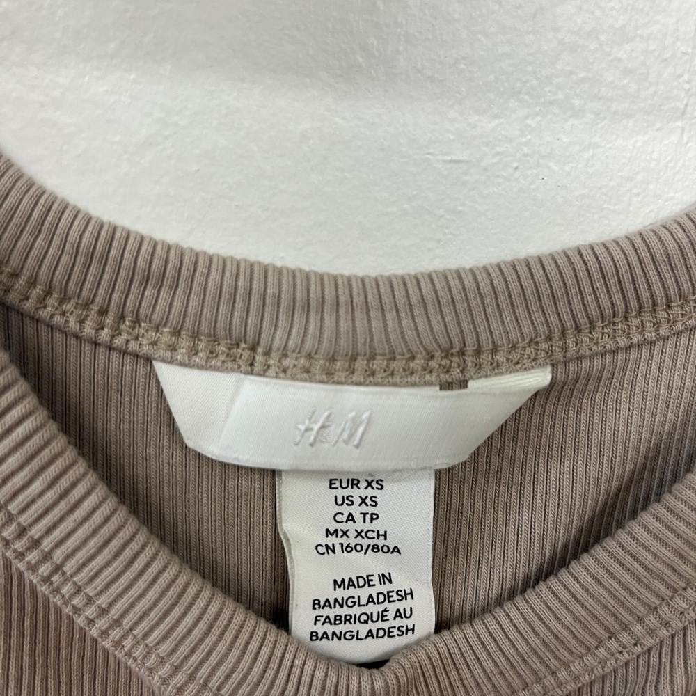 H&M Taupe Ribbed Top - Picture 2 of 3